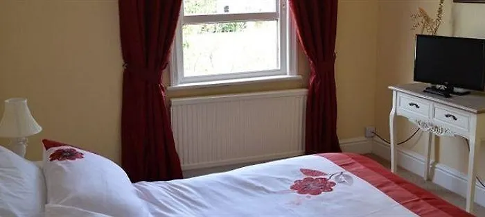 Inn The Ham And Cheese 4*